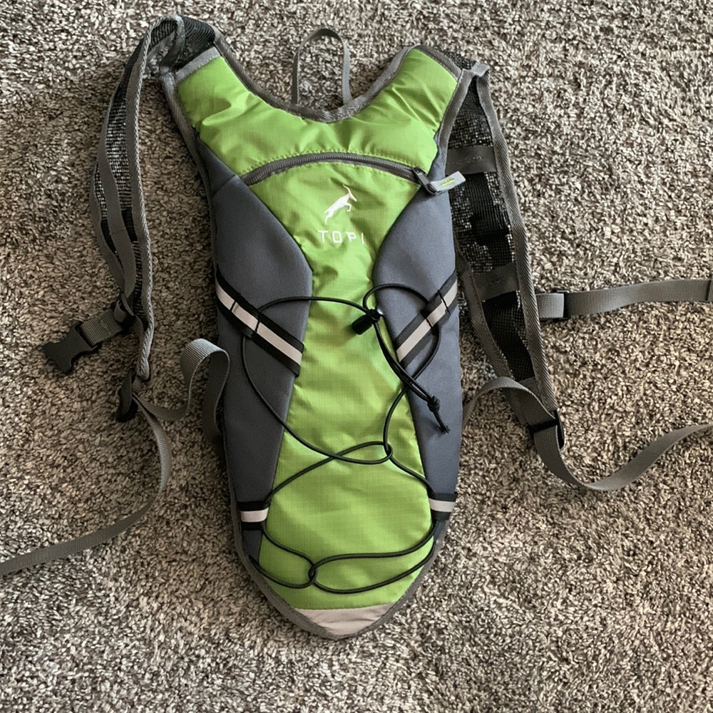 Topi Hydration Pack Green Backpack Polyester 2L